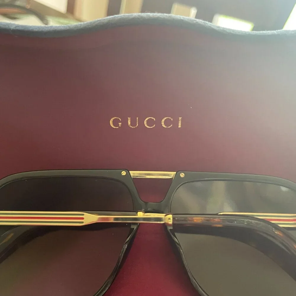 Used Gucci UNISEX Sunglasses - Picture 9 of 11
